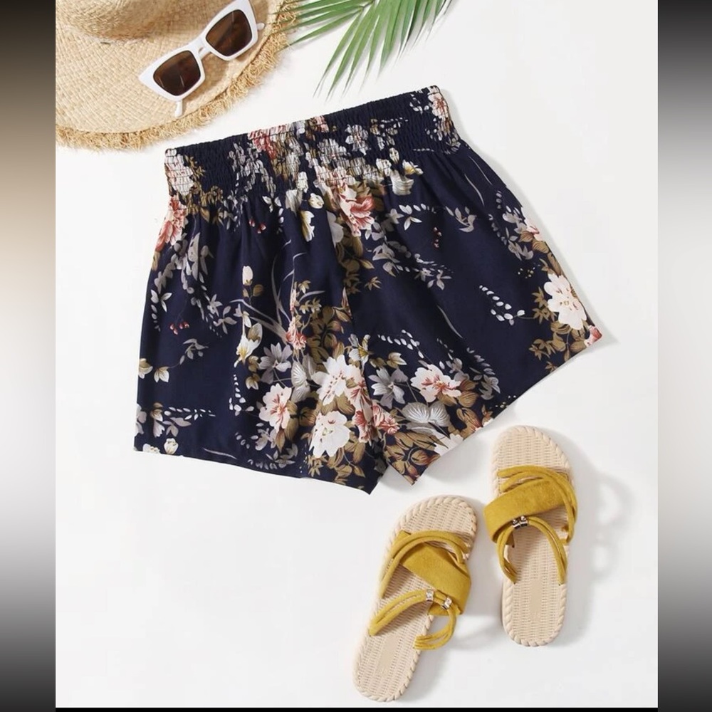 Shirred Waist Floral Shorts